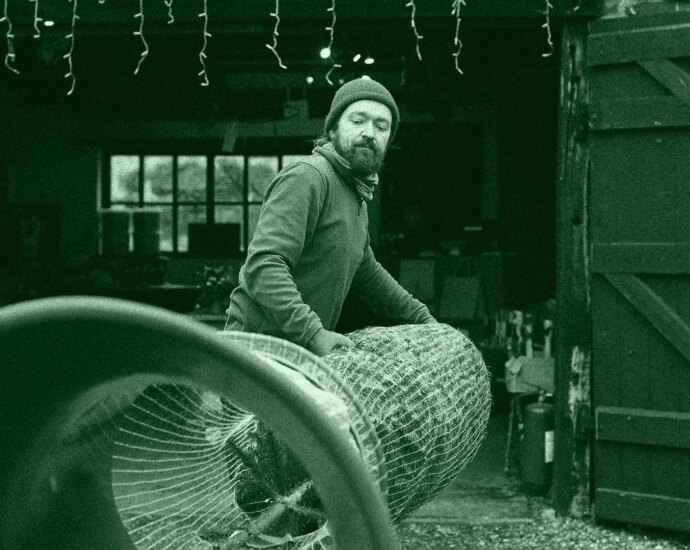 How to Train Seasonal Employees for Exceptional Customer Service