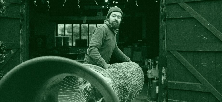 How to Train Seasonal Employees for Exceptional Customer Service