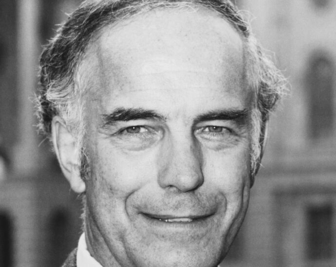 Daniel J. Evans, Stalwart of Washington State Politics, Dies at 98