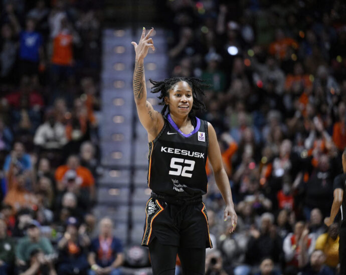 WNBA playoffs: Sun tweak lineup, dig deep to keep season alive