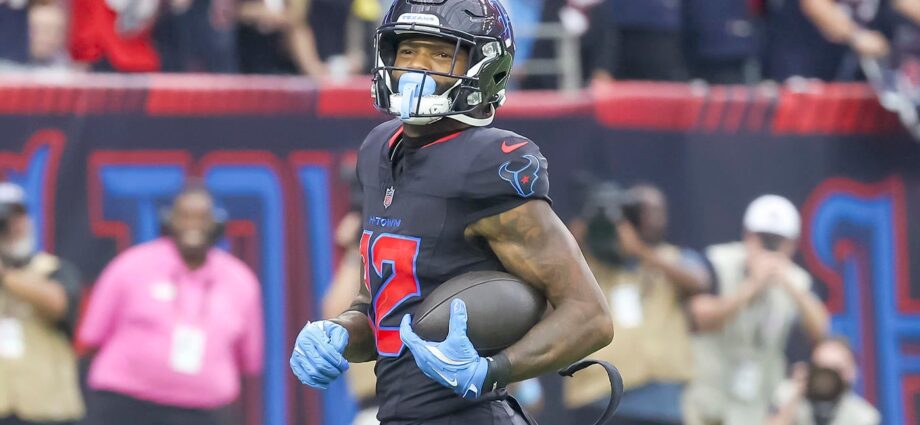 NFL Week 5 injuries: Latest updates on Texans’ Nico Collins, Dolphins’ De’Von Achane, other injured players