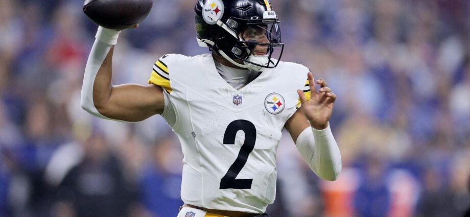 Sunday Night Football prediction, odds, line, time, spread: Steelers vs. Cowboys picks by expert on 65-34 run