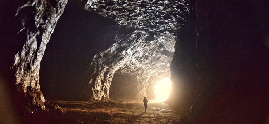 TeraWulf Offloads Nautilus Stake to Invest in Cheaper Bitcoin Miners and AI