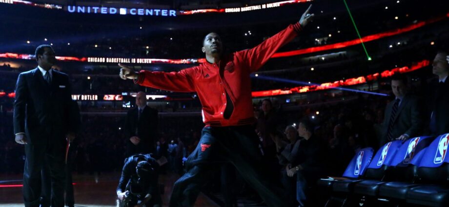 Editorial: Derrick Rose, a Chicago legend forever, calls it a career