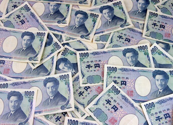 USD/JPY slides below mid-148.00s, downside potential seems limited