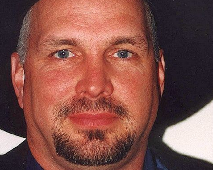 Garth Brooks Faces Sexual Battery and Assault Lawsuit from Former Makeup Artist