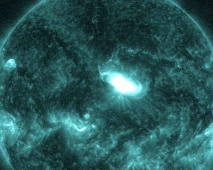 ‘Severe’ geomagnetic storm to slam Earth Thursday, with auroras possible as far south as California and Alabama