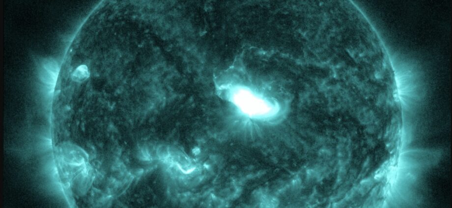 ‘Severe’ geomagnetic storm to slam Earth Thursday, with auroras possible as far south as California and Alabama