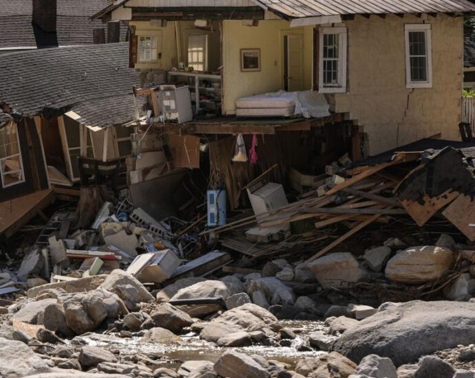 Column: Trump’s storm recovery lies aren’t just a political disaster. They’re dangerous.