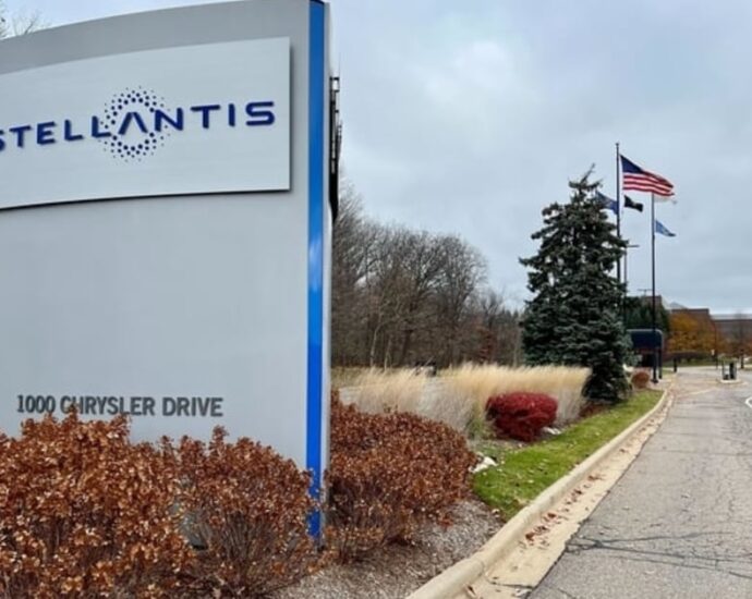 Top 5 stories of the week: Stellantis executive shuffle; GM expects to pare EV losses