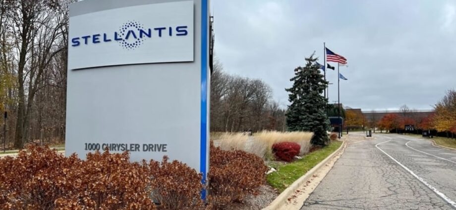 Top 5 stories of the week: Stellantis executive shuffle; GM expects to pare EV losses