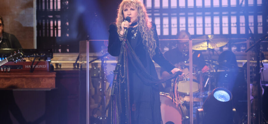 ‘Saturday Night Live’ Technical Issue Before Stevie Nicks’ Performance Halts the Live Show