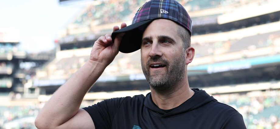 NFC East news: Eagles’ Nick Sirianni apologizes for sideline behavior