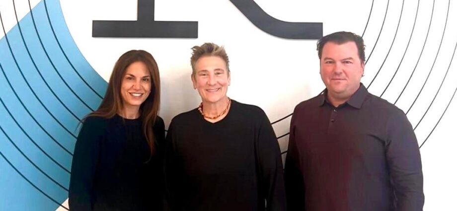 Music Industry Moves: K.d. Lang Inks Publishing Deal With Reservoir; CD Baby Taps Jean Mischler as Senior VP of Marketing