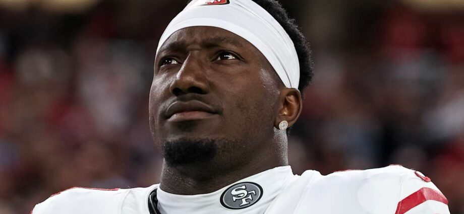 Niners HC Kyle Shanahan: WR Deebo Samuel hospitalized with pneumonia, fluid in his lungs Oct 21, 2024