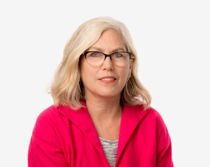 Los Angeles Times editorials editor resigns after newspaper withholds presidential endorsement