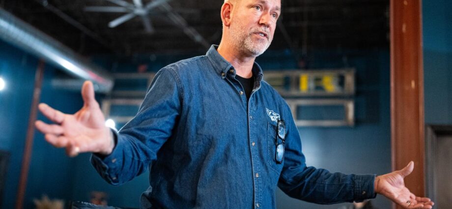 Why the UAW’s Shawn Fain Is So Excited About Nebraska Independent Dan Osborn