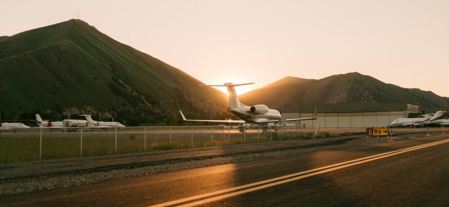 Private jets are increasingly replacing car trips—for the ultra-wealthy