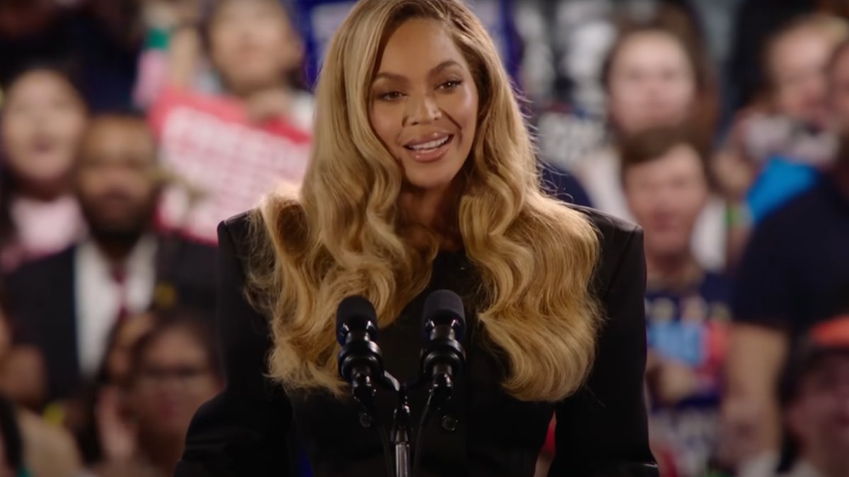 Beyoncé Snubbed at the MTV EMAs As Taylor Swift, Sabrina Carpenter ...