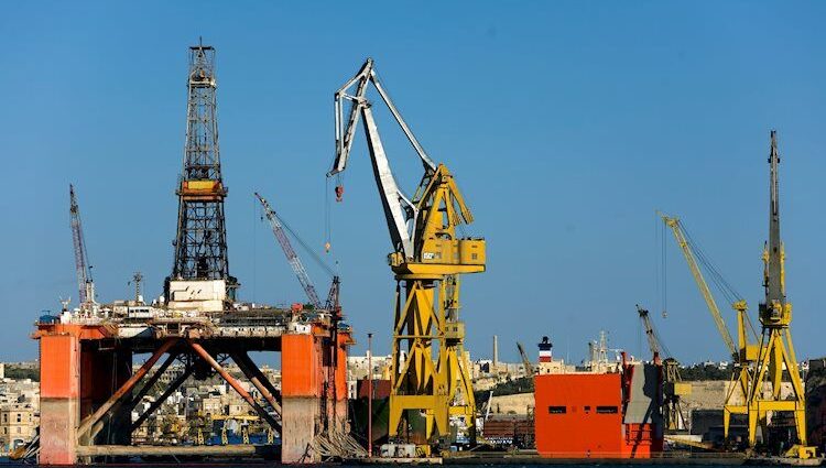 WTI holds steady below $69.50 amid mounting Russia-Ukraine tensions