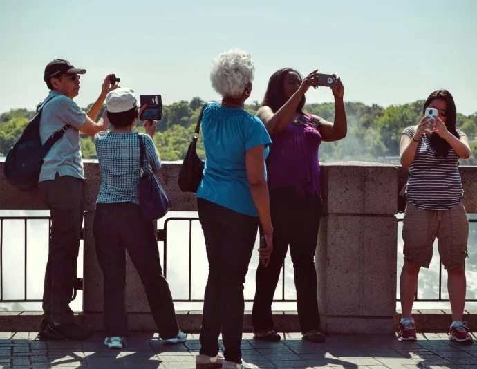 Smartphones: The Game Changer for In&Destination Travel Decisions