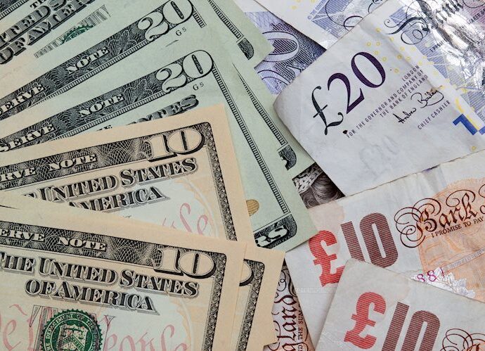 GBP/USD breaks down as Pound bulls roll over