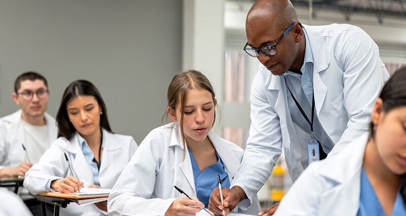 Med Schools Navigate Admissions in New Legal, Political Env