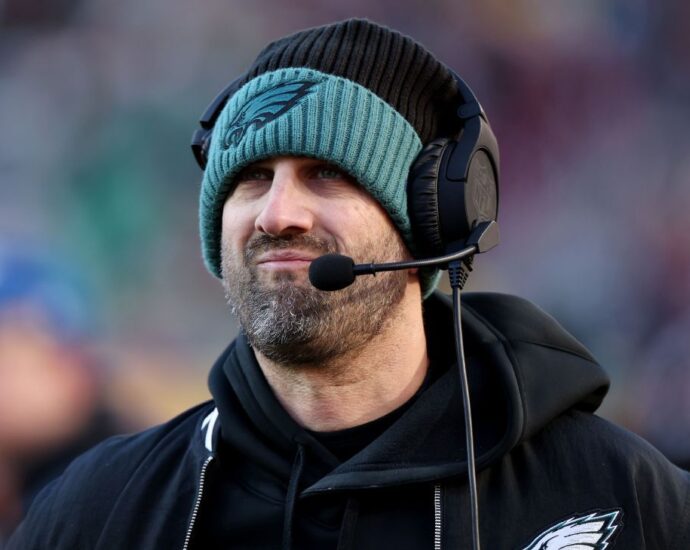 Source: Sirianni apologized to Ertz following spat