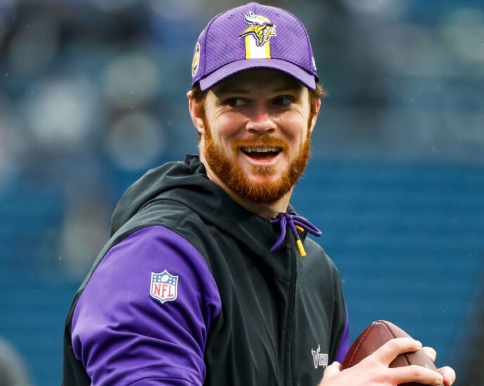 What Should the Vikings Do with Sam Darnold?