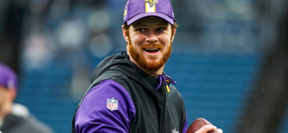 What Should the Vikings Do with Sam Darnold?