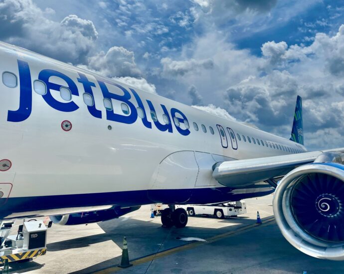 Prayers Up! 2 Reportedly Found Dead In Landing Gear Of JetBlue Plane At Airport In Florida