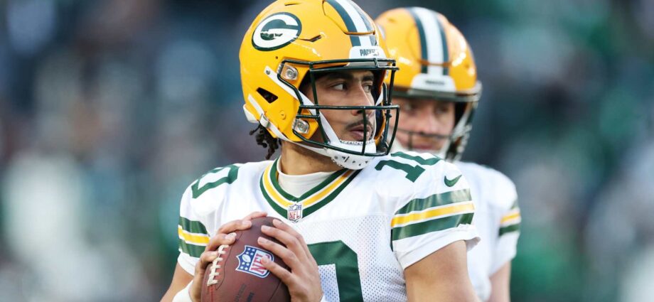 Jordan Love Says Elbow Injury ‘Didn’t Affect Me’ in Packers’ Playoff Loss to Eagles