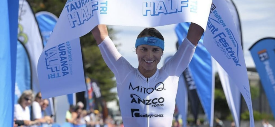 Jack Moody breaks course record to win Tauranga Half, Hannah Berry triumphs for fourth time