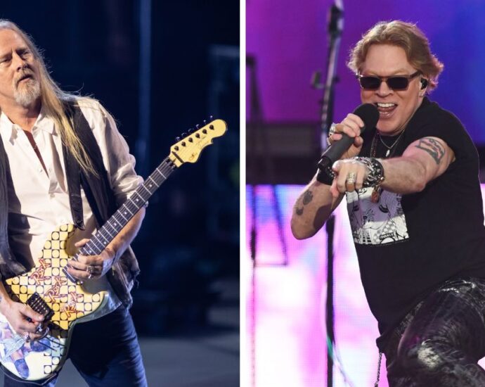 “Like all young artists, sometimes you run into somebody that’s one of your heroes”: Jerry Cantrell recalls the time he tried – and failed – to pass an Alice in Chains demo tape to Axl Rose