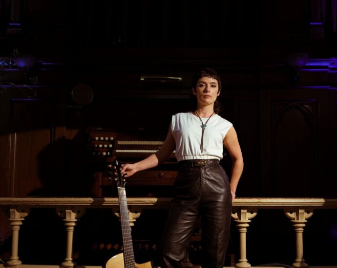 Tone Talk with Amber Russell: “I think strings are a huge part of tone.”