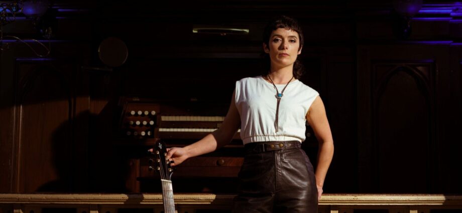 Tone Talk with Amber Russell: “I think strings are a huge part of tone.”