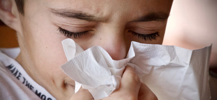 Stuffy Noses and Scratchy Throats? Fix Your Cold with These At-Home Hacks