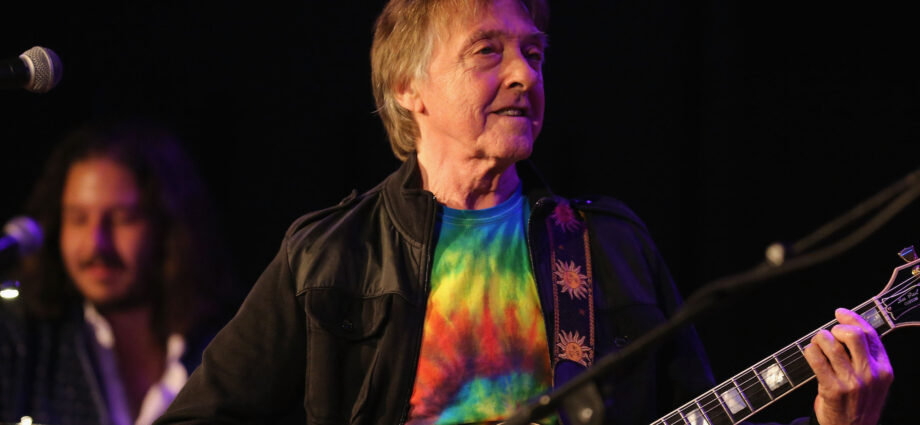 “An unbelievably special musician, and an amazing person”: Joey Molland, guitarist, singer, last surviving original member of Badfinger, dies at 77