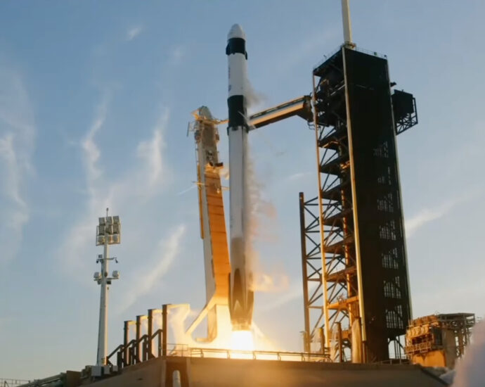 SpaceX launches relief crew for NASA’s beleaguered Starliner astronauts on ISS (video)