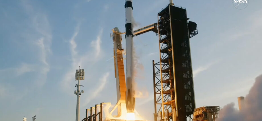 SpaceX launches relief crew for NASA’s beleaguered Starliner astronauts on ISS (video)