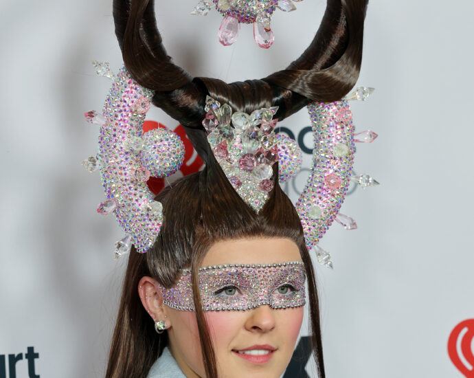 JoJo Siwa’s over-the-top iHeartRadio Music Awards 2025 hair and makeup took 5 hours