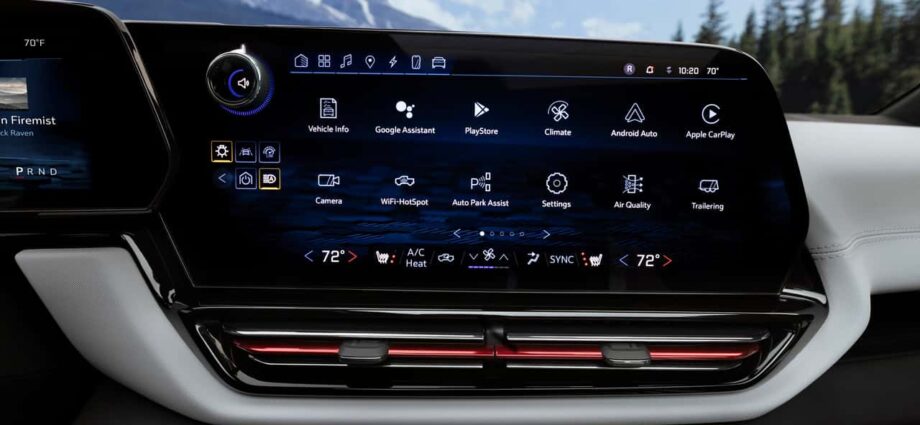 GM Killed the Only Apple CarPlay Retrofit for Its EVs