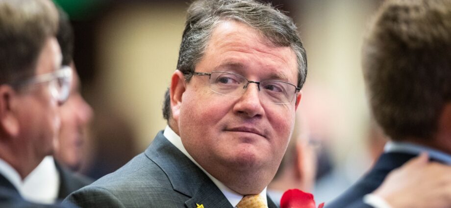 Why Republicans are at risk of underperforming in a Florida special election