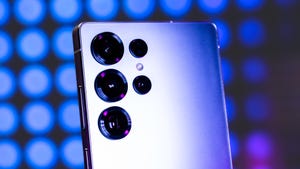 Samsung Pauses One UI 7 Rollout After Bug Locks Users Out of Phones