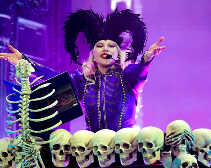 Lady Gaga Overcomes Mic Malfunction At Coachella: “At Least You Know I Sing Live”