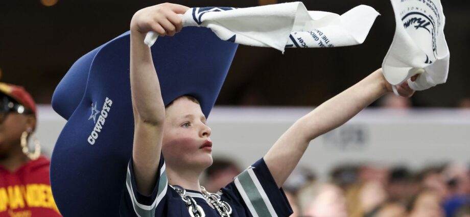 Majority of Cowboys fans see a trade down in the first round of the draft