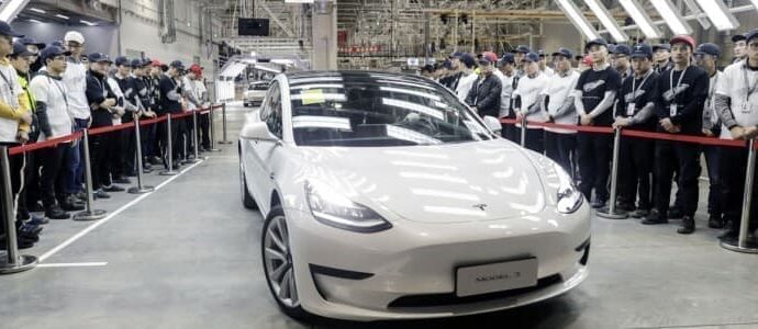Rare Earth Showdown Hits Tesla, Defense Firms Hardest