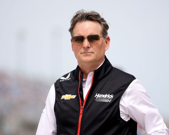 Jeff Gordon shares how Dr. Petty helped him in his NASCAR career