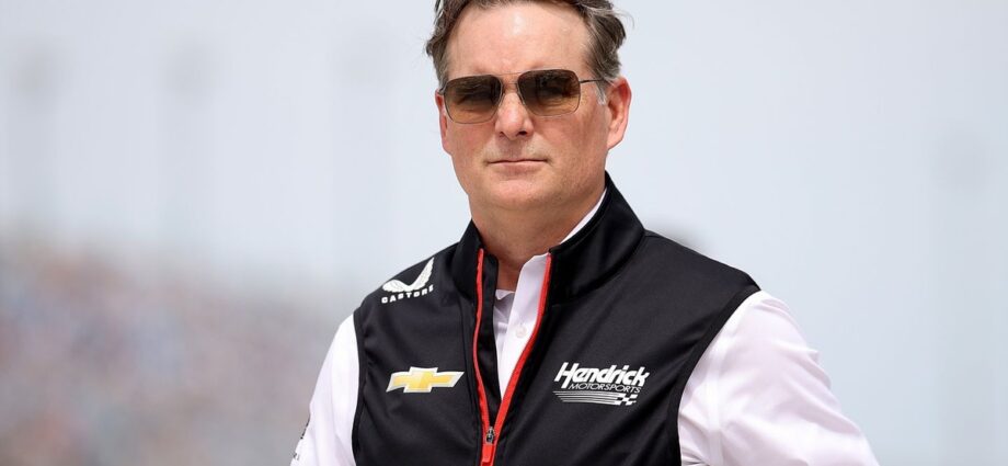 Jeff Gordon shares how Dr. Petty helped him in his NASCAR career