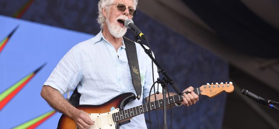 “Dylan asked, ‘What’s the least amount of notes you can play?’ I said, ‘I could play one.’ He goes, ‘Do that’”: Fred Tackett compares his gigs with Bob Dylan, Tom Waits, and Bob Seger, and recalls his friendship with Lowell George